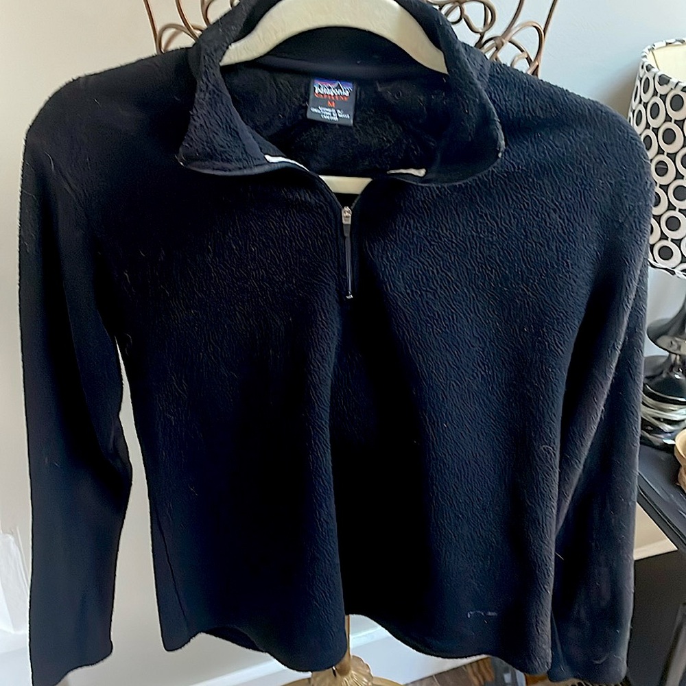 Women’s Patagonia Pullover. Black. Size M but runs small